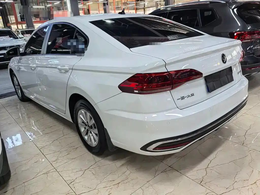 Volkswagen Bora 2023 из CN, фото 4