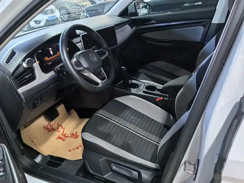 Volkswagen Bora 2023 из CN, фото 7