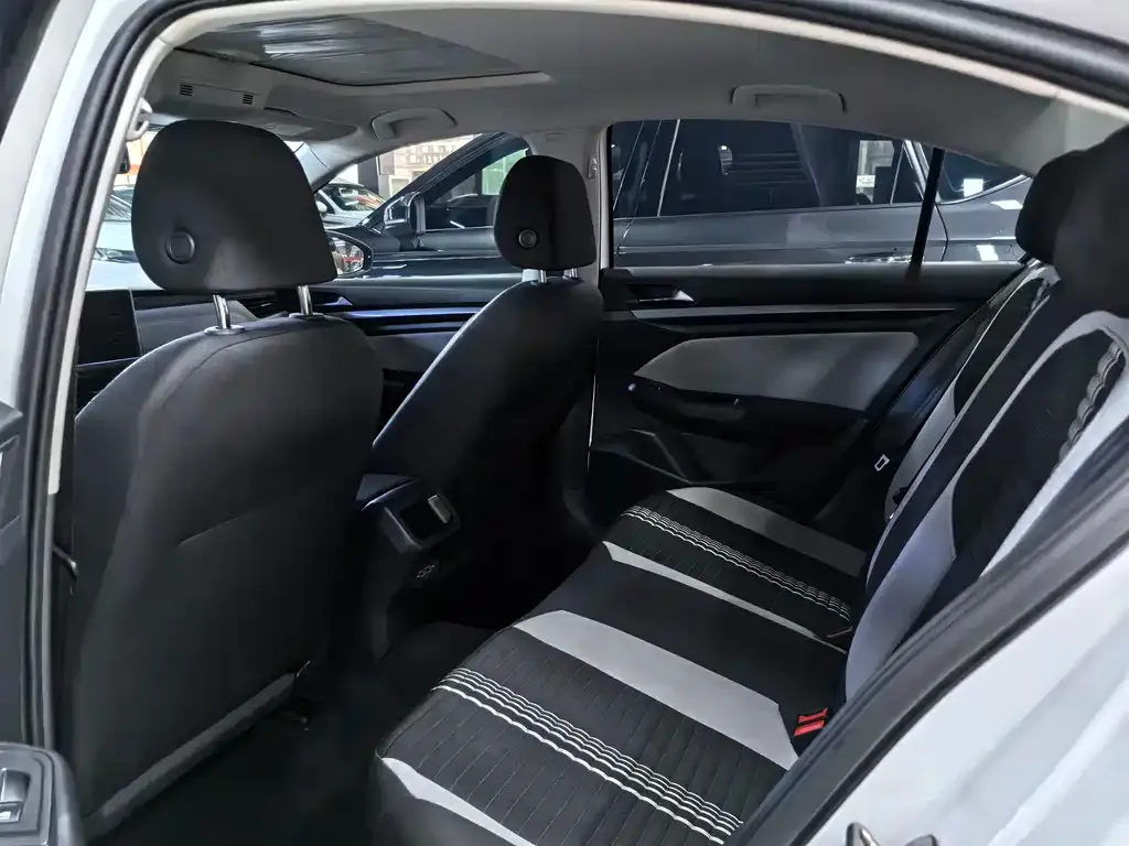 Volkswagen Bora 2023 из CN, фото 9