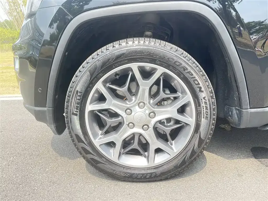 Jeep Grand Cherokee (Import) — фото 8