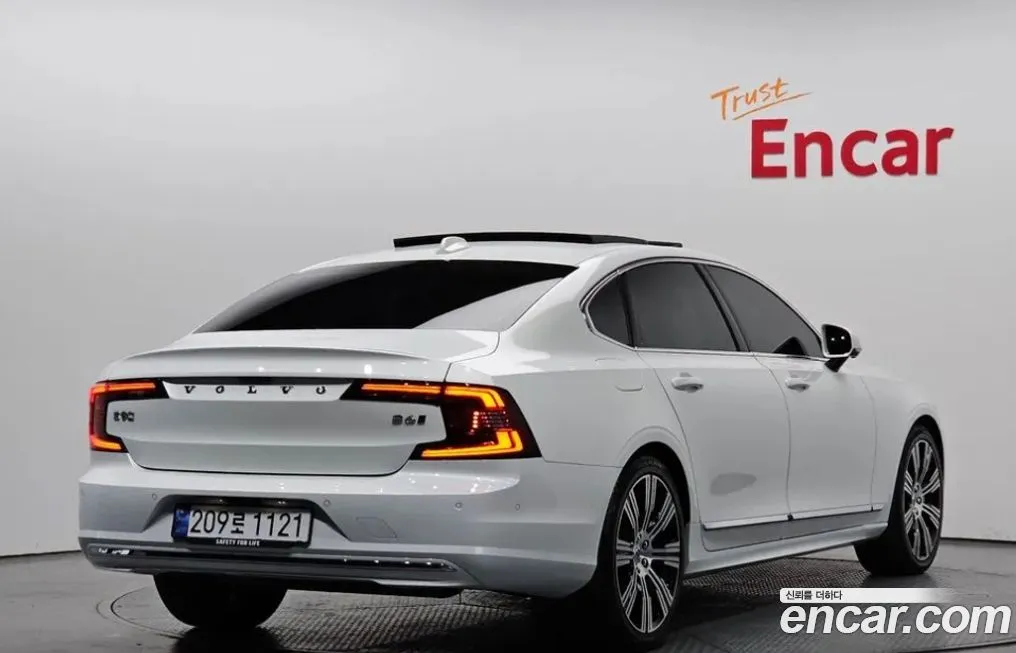 Volvo S90 2024 из KR, фото 2