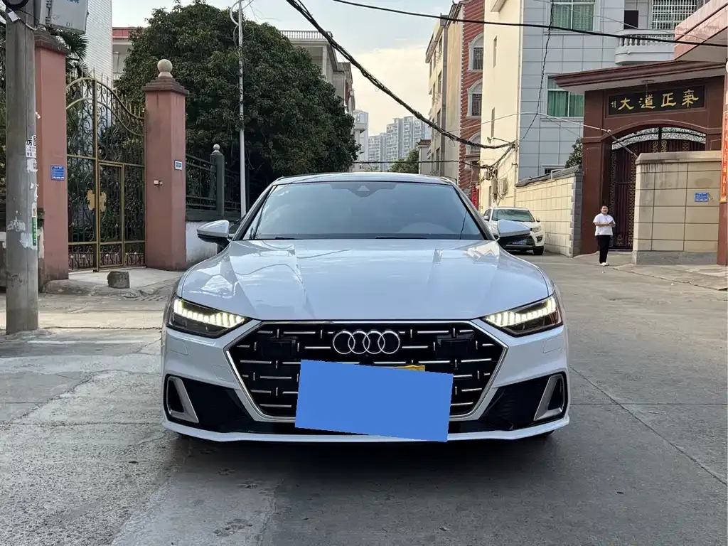 Audi A7L — фото 2