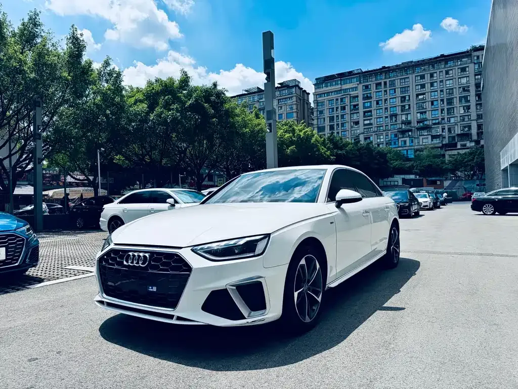 Audi A4L 2021 из CN, фото 1