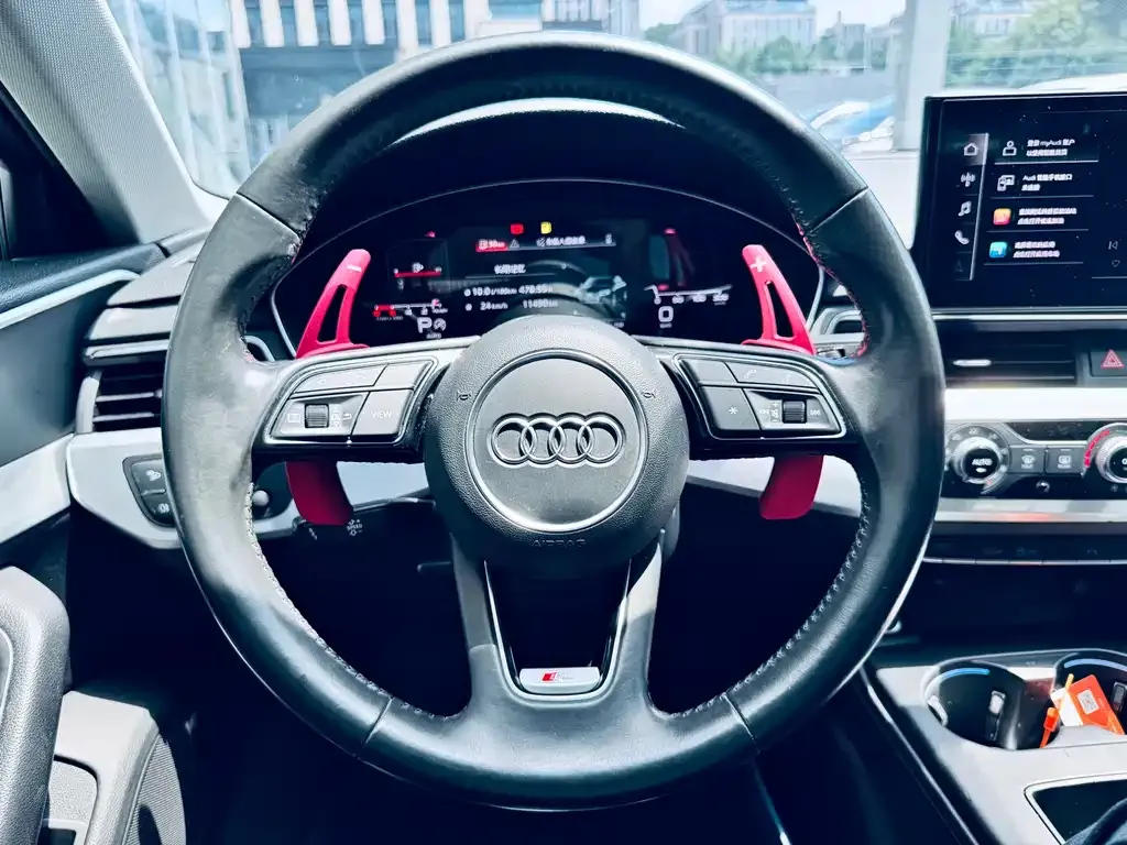 Audi A4L 2021 из CN, фото 10