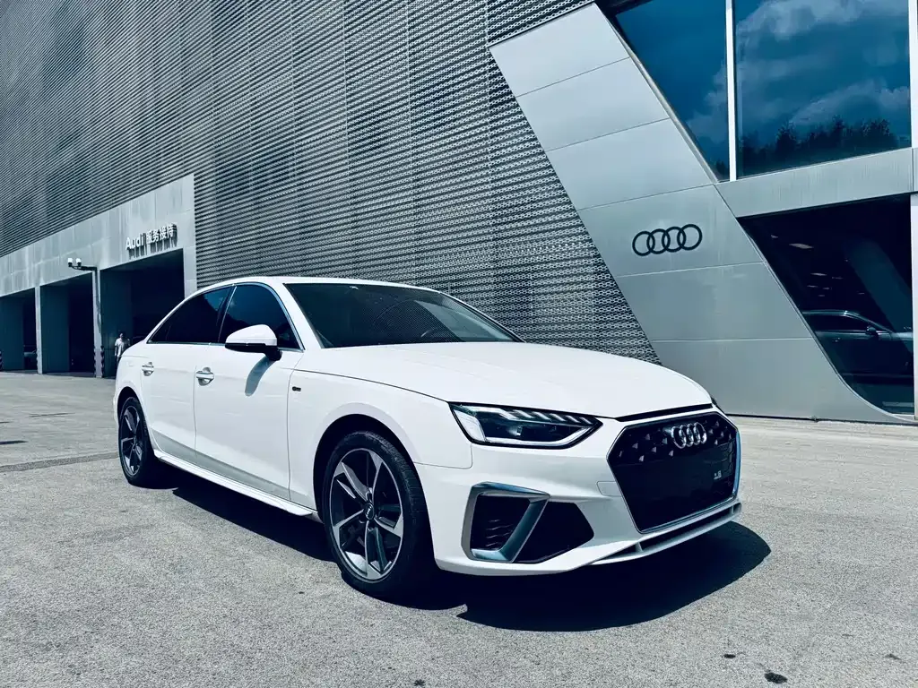 Audi A4L 2021 из CN, фото 3