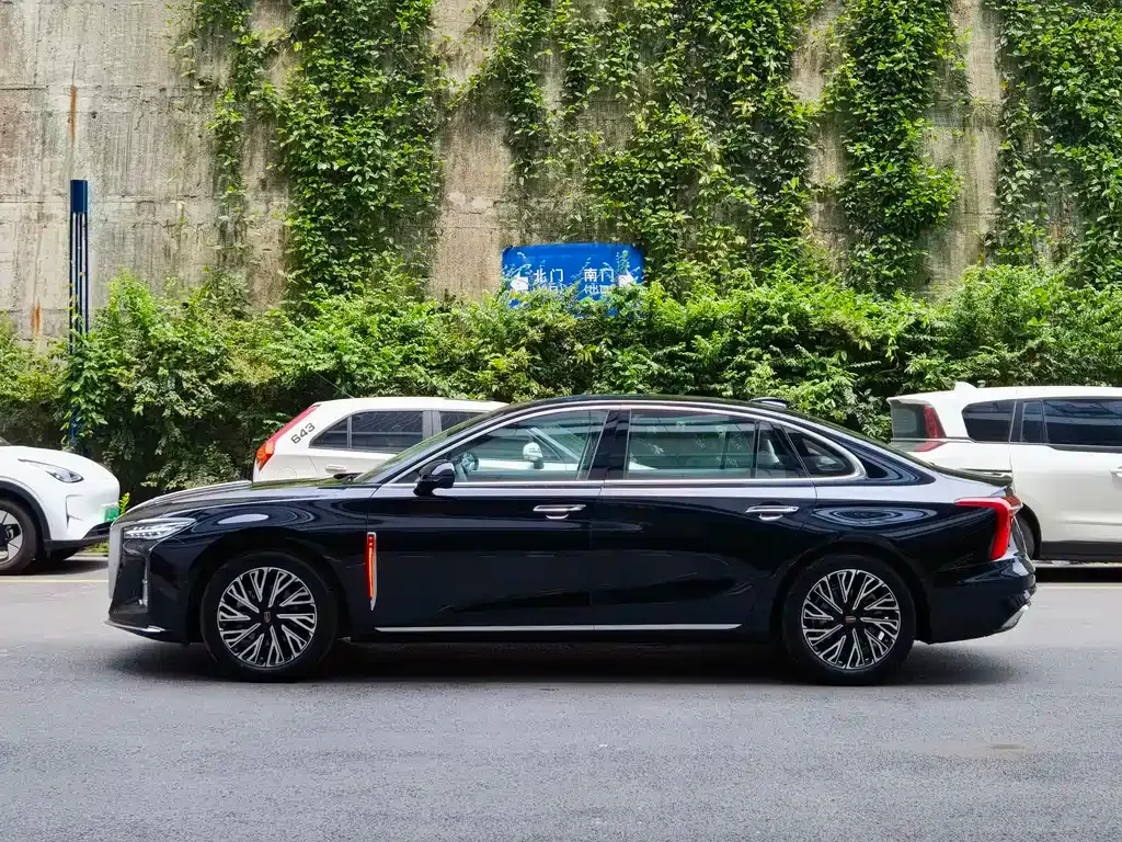 Hongqi H5 — фото 4
