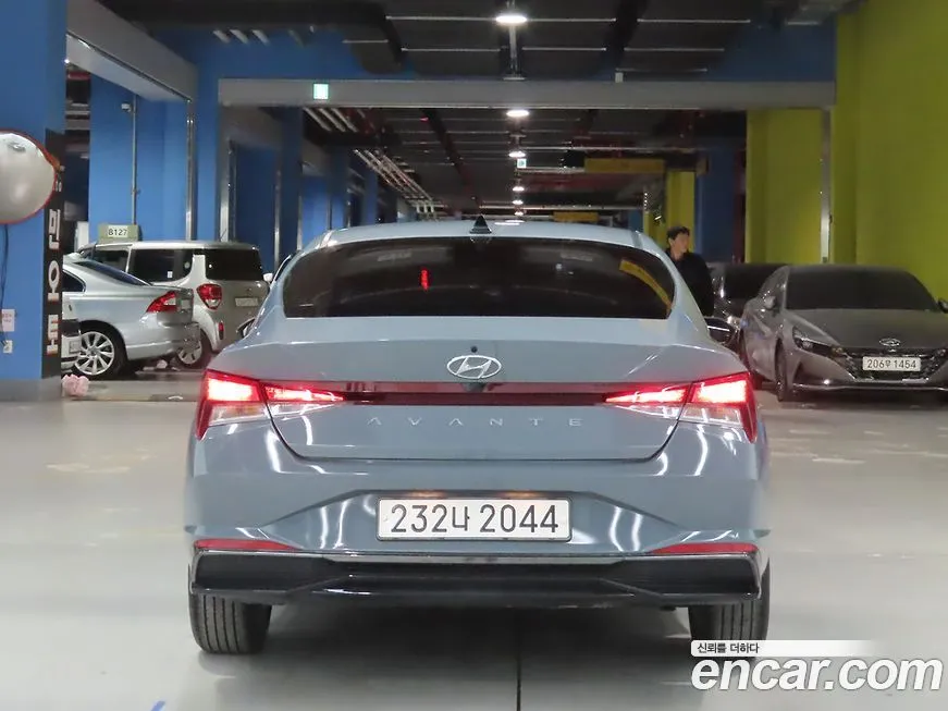 Hyundai AVANTE — фото 3