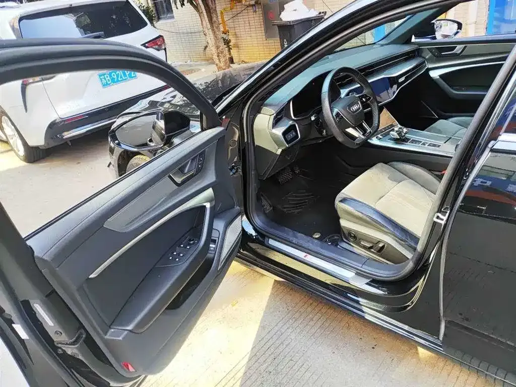 Audi A6L 2022 из CN, фото 8