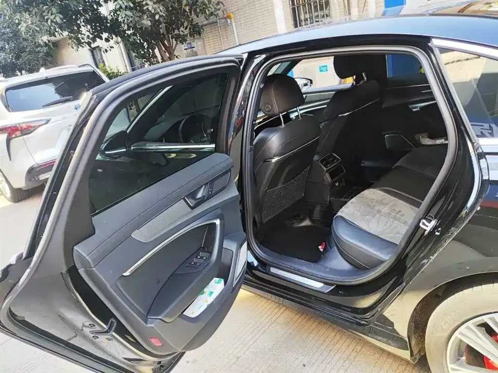 Audi A6L 2022 из CN, фото 9