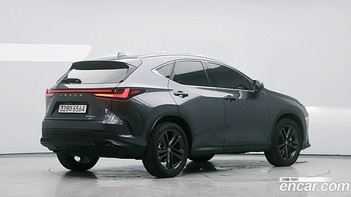 Lexus NX — фото 2