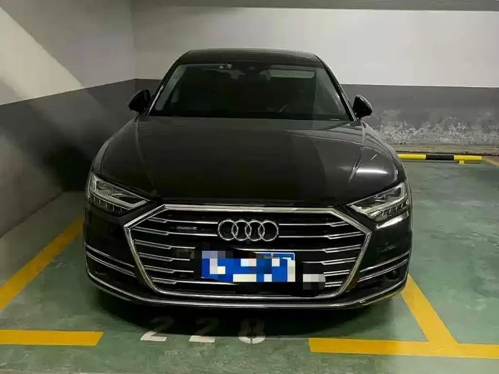 Audi A8 — фото 2