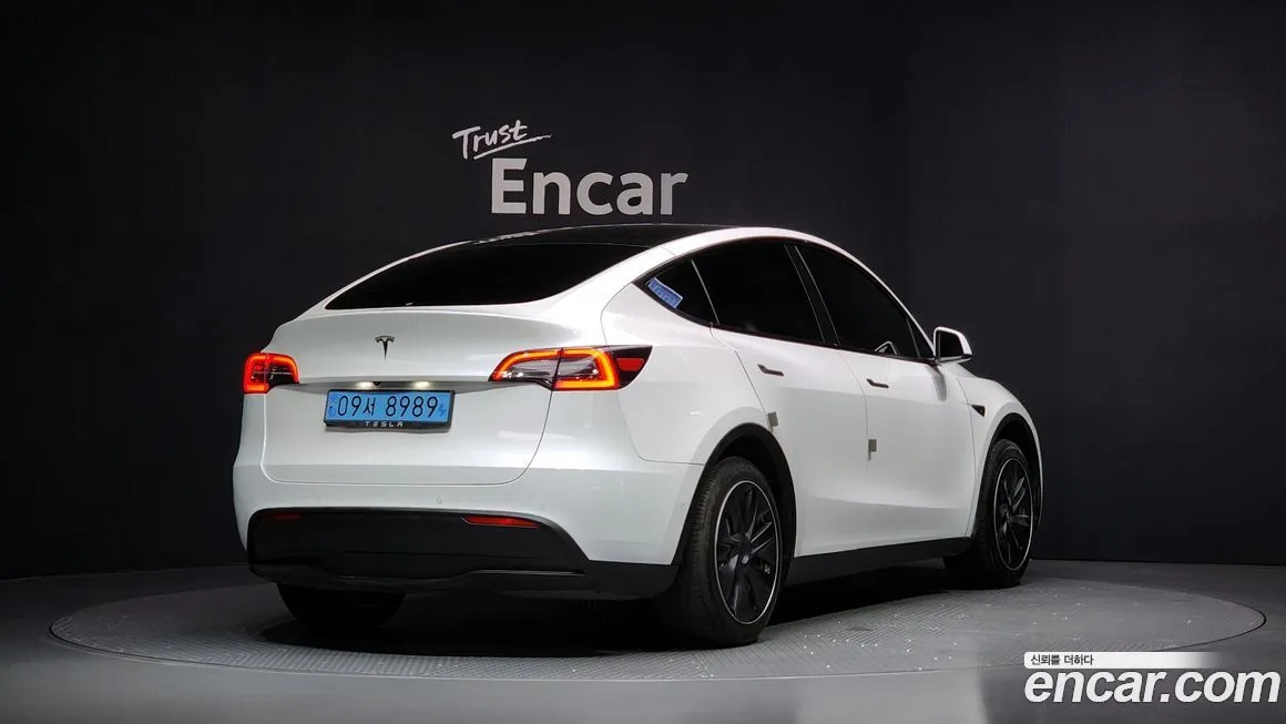 Tesla Model Y 2021 из KR, фото 2