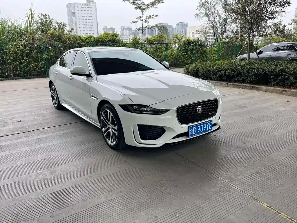Jaguar XEL — фото 1