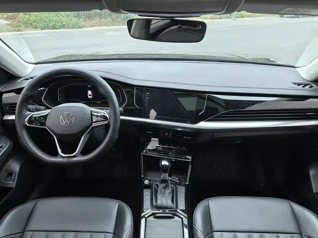 Volkswagen Passat 2023 из CN, фото 10