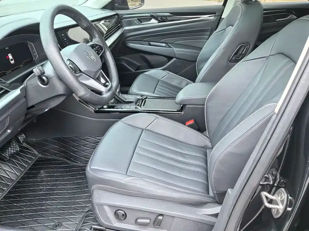 Volkswagen Passat 2023 из CN, фото 4