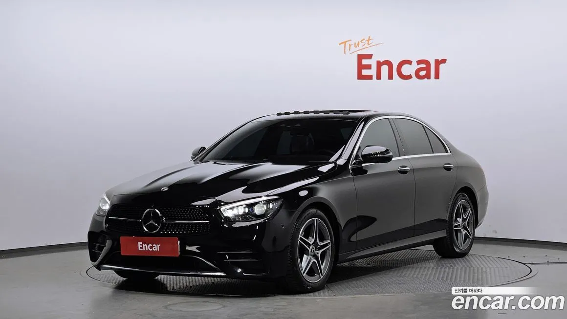 Mercedes-Benz E-Class — фото 1