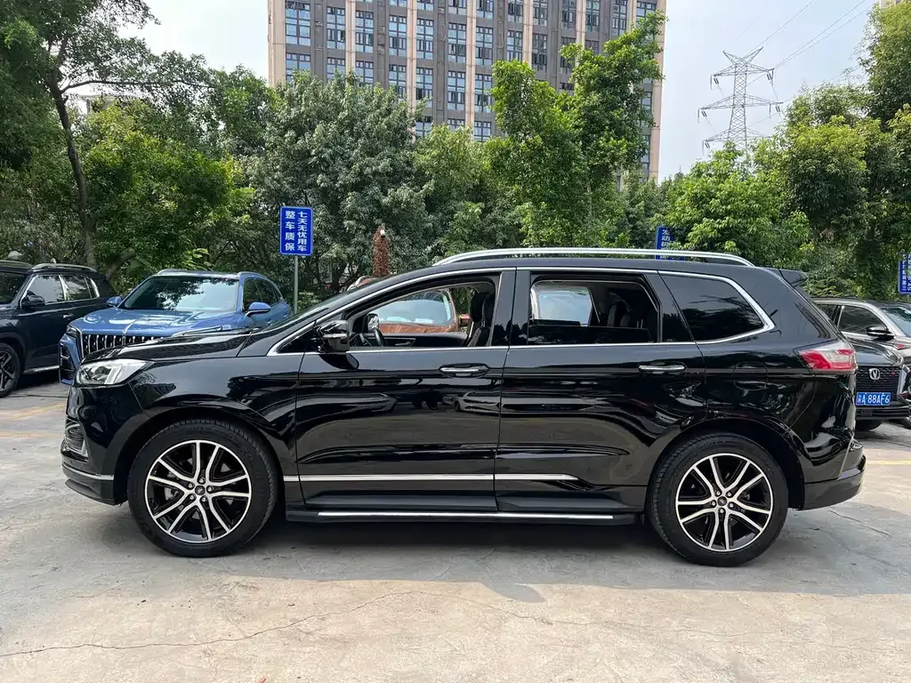 Ford Edge — фото 6