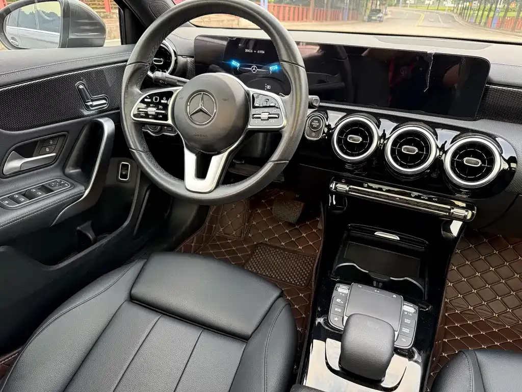 Mercedes-Benz A-Class 2023 из CN, фото 7