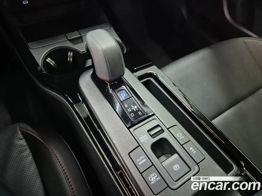Toyota Prius 2024 из KR, фото 10