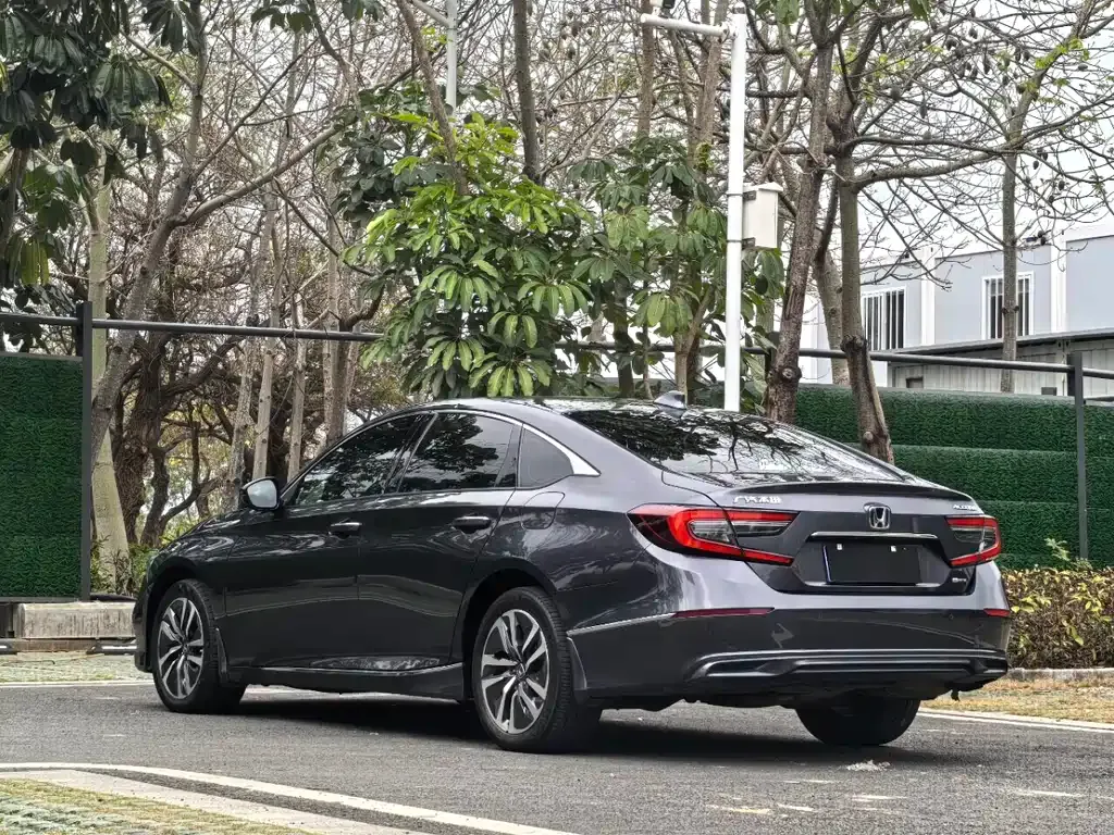 Honda Accord — фото 4