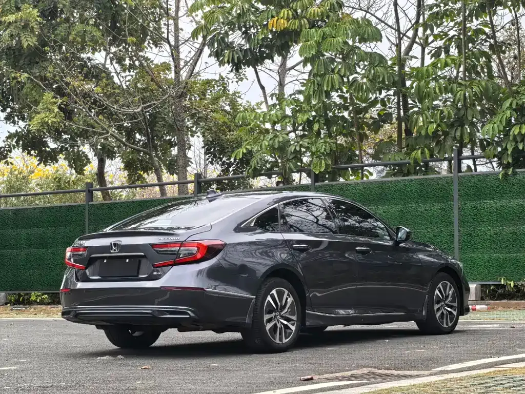 Honda Accord — фото 6