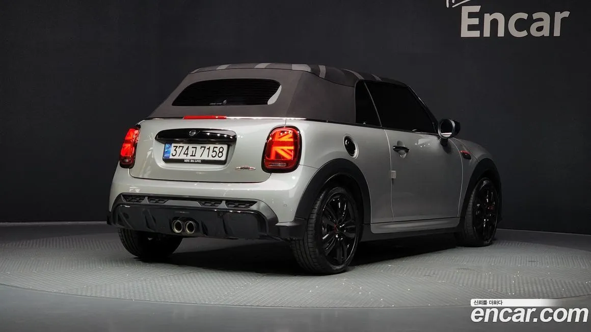 Mini Cooper Convertible 2024 из KR, фото 2