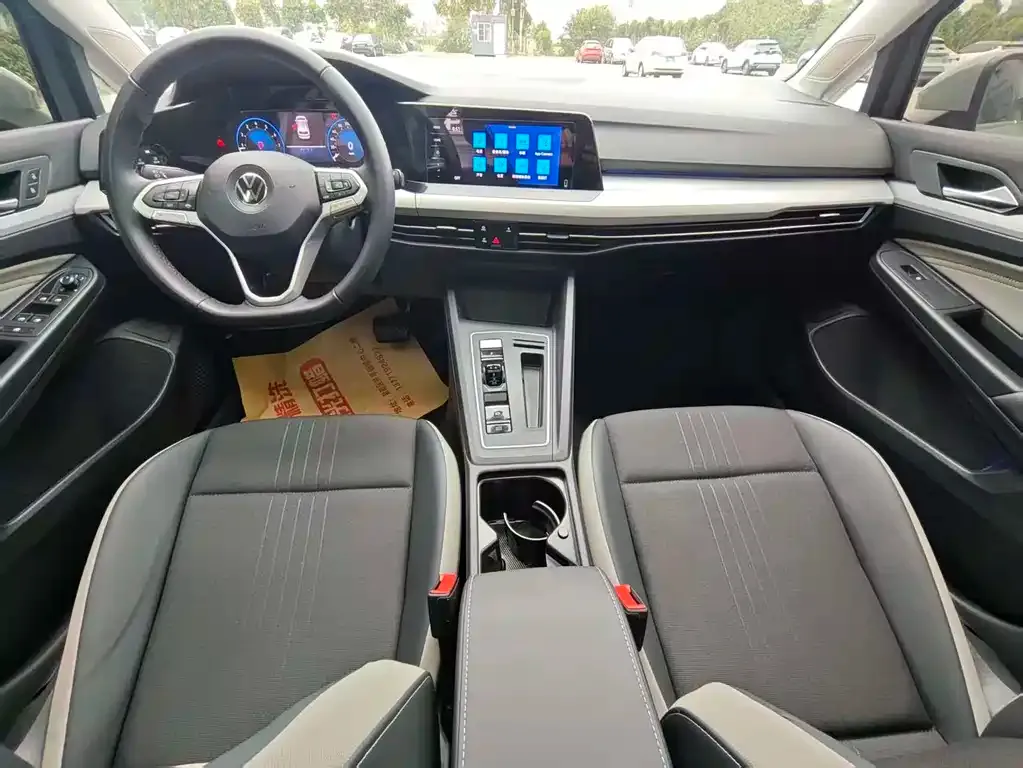 Volkswagen Golf 2022 из CN, фото 10