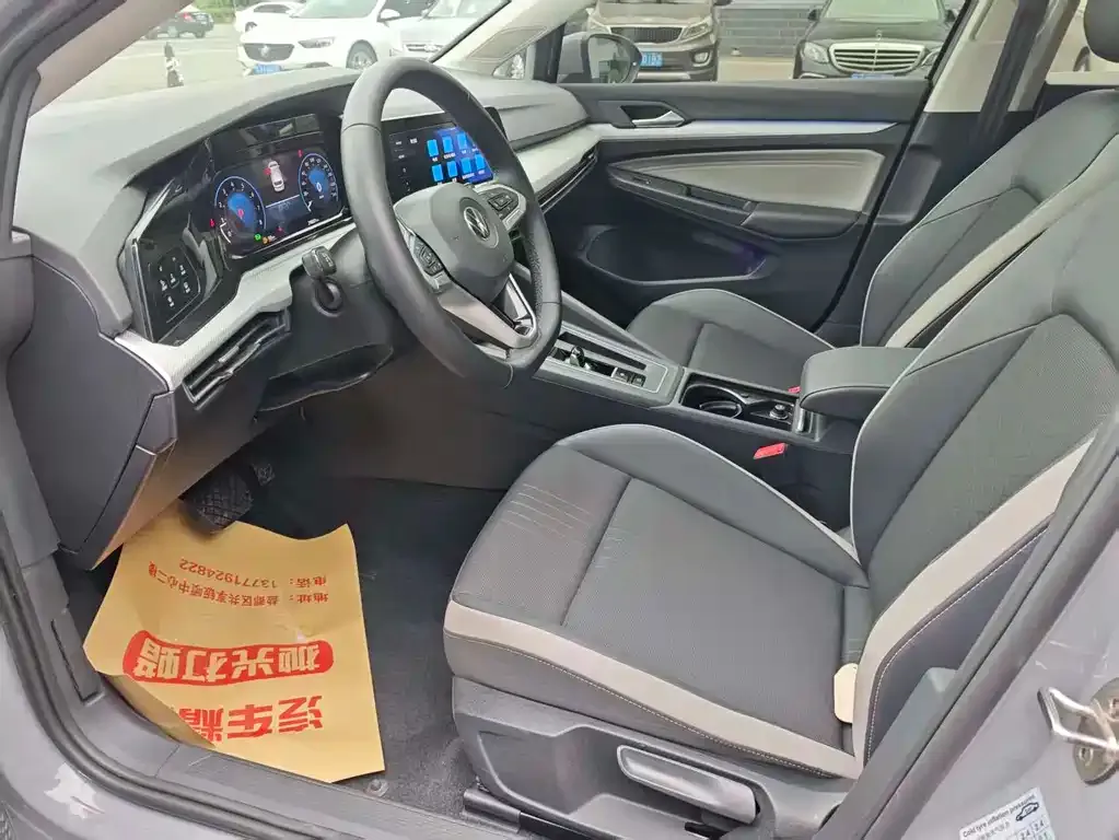 Volkswagen Golf 2022 из CN, фото 8