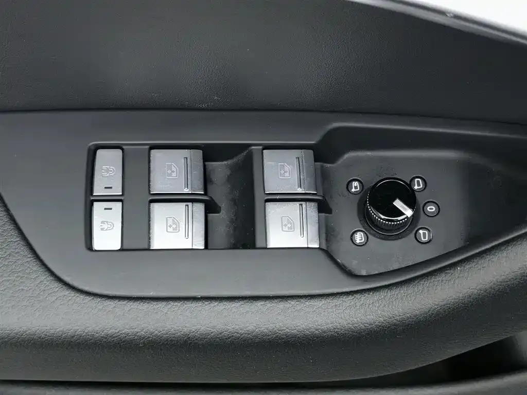Audi A6L New Energy 2023 из CN, фото 9