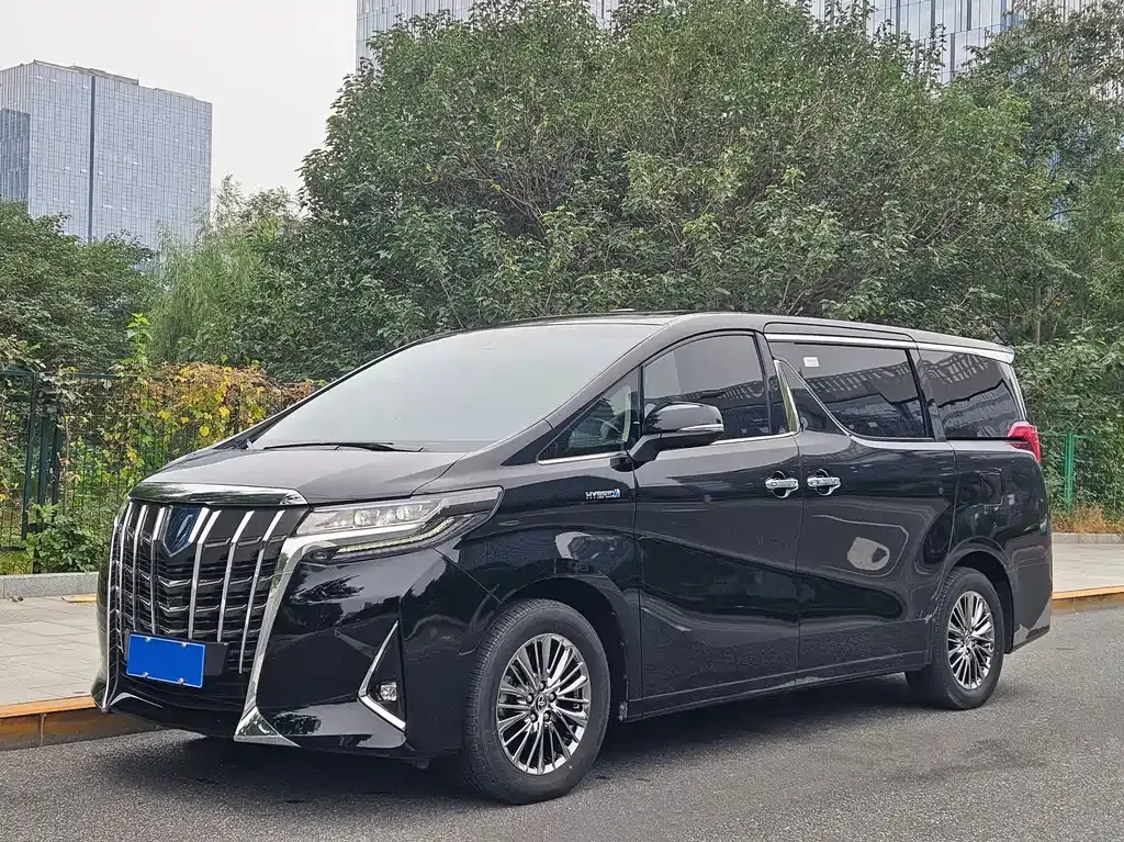 Toyota Alphard 2023 из CN, фото 1