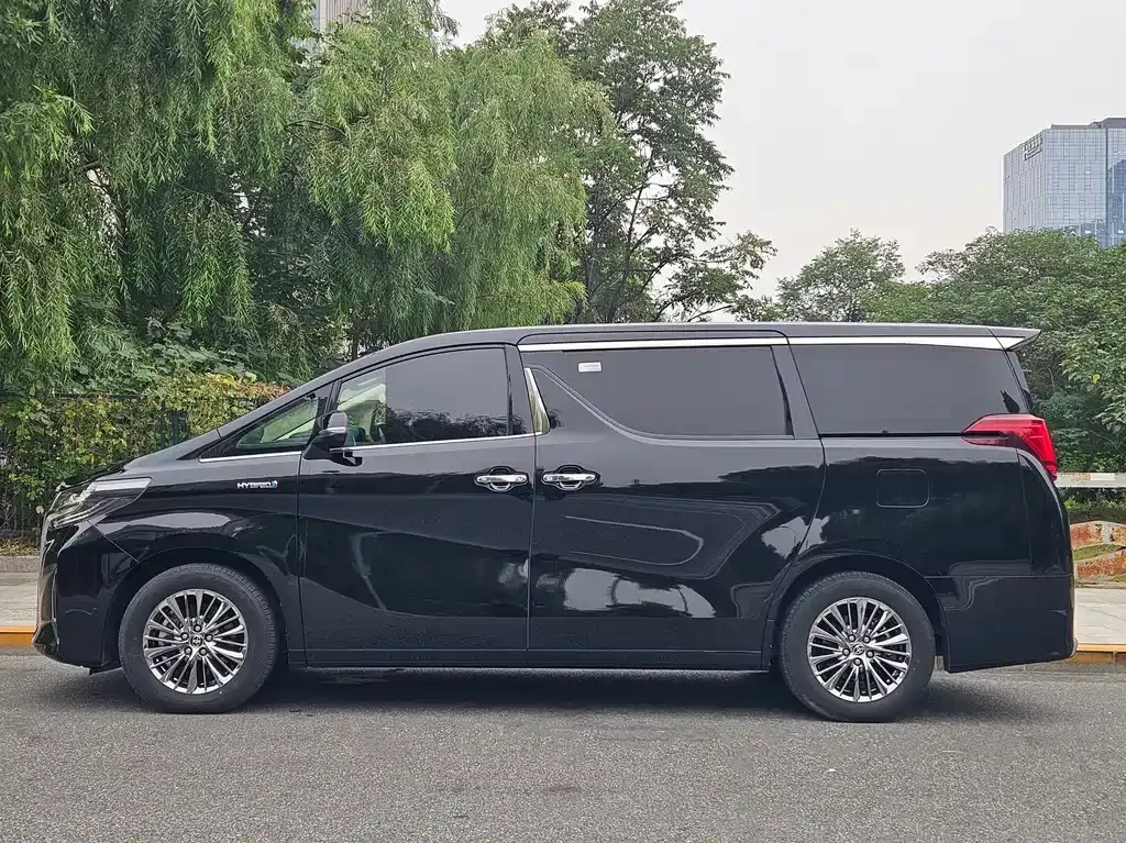 Toyota Alphard 2023 из CN, фото 2