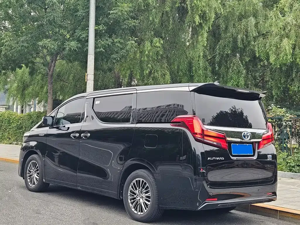 Toyota Alphard 2023 из CN, фото 3