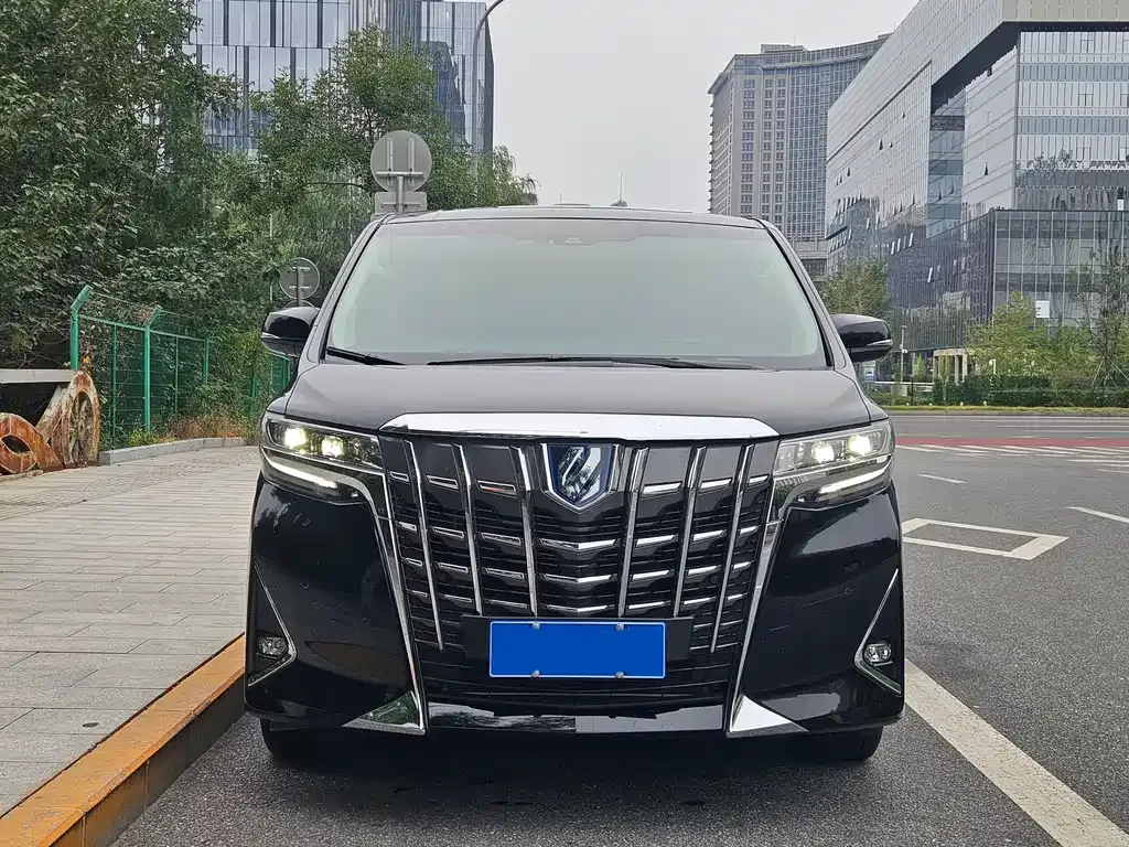 Toyota Alphard 2023 из CN, фото 4