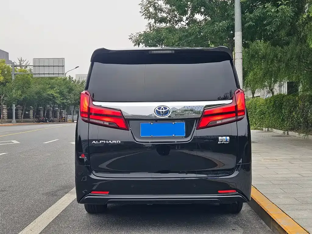 Toyota Alphard 2023 из CN, фото 5