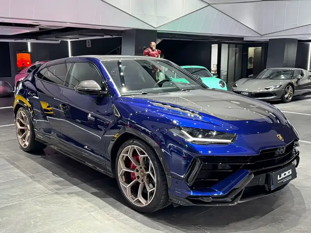 Lamborghini Urus — фото 10
