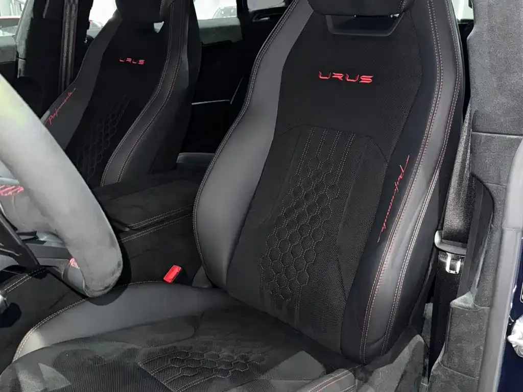 Lamborghini Urus — фото 8