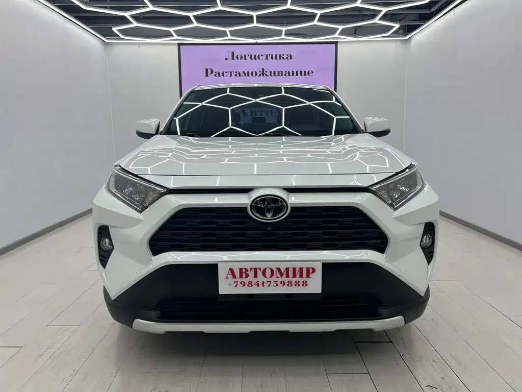 Toyota RAV4 — фото 2