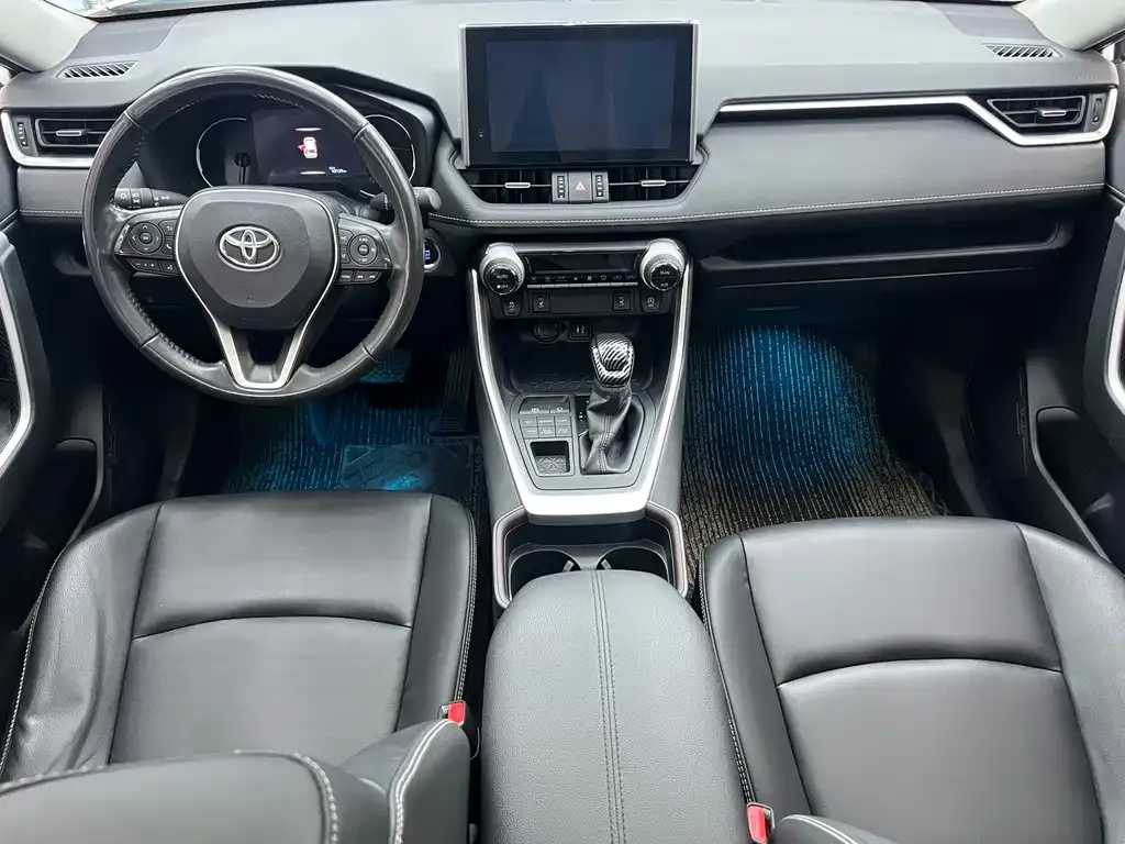Toyota RAV4 — фото 6