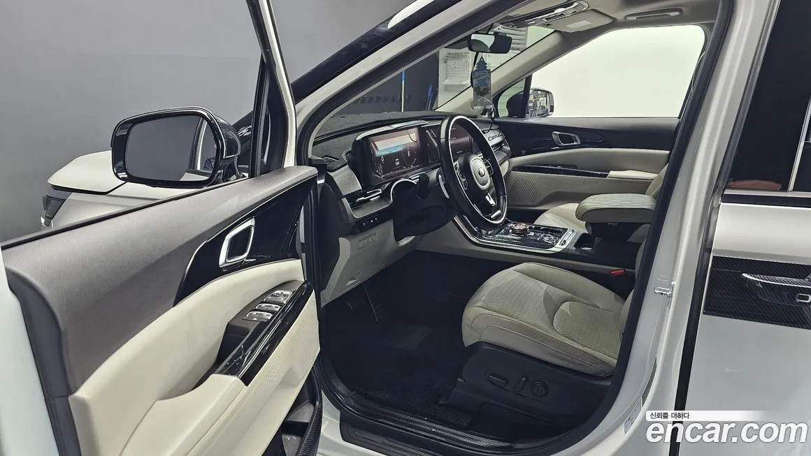 Kia Carnival — фото 10