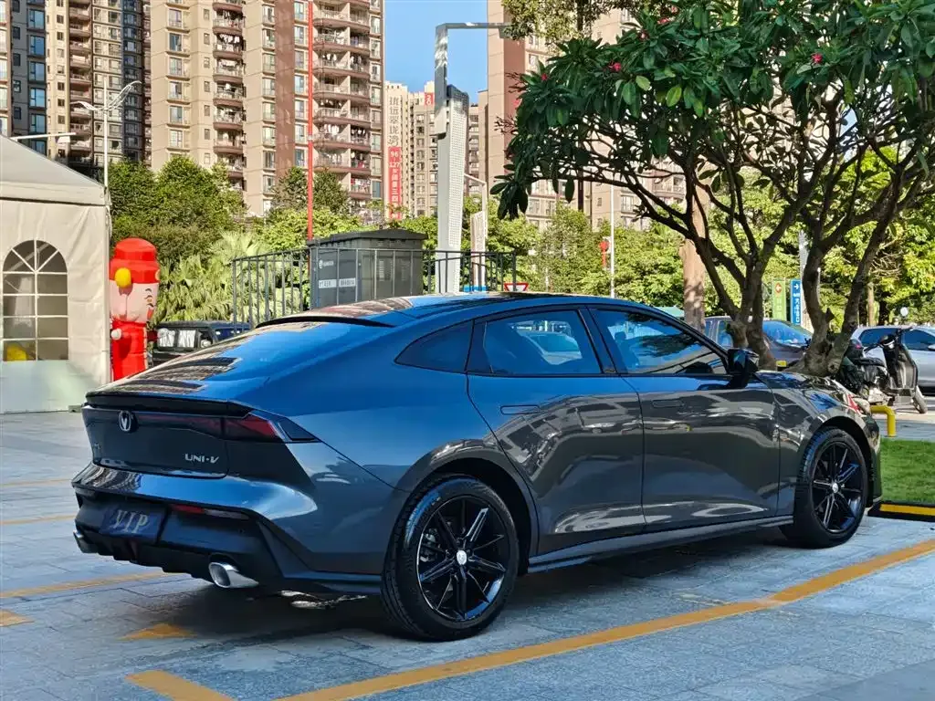 Changan UNI-V 2023 из CN, фото 4