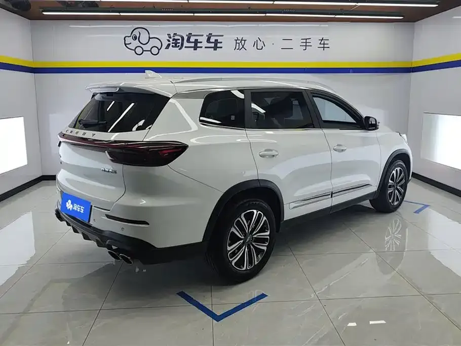 Chery Tiggo 8 — фото 3