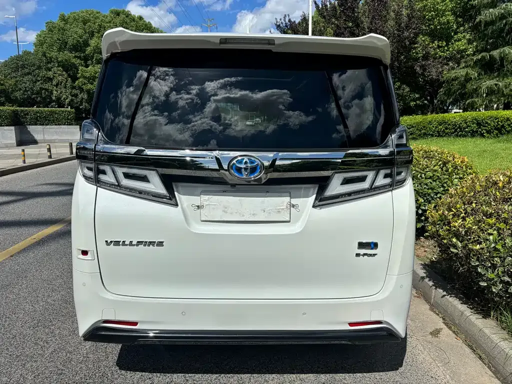 Toyota Vellfire — фото 4