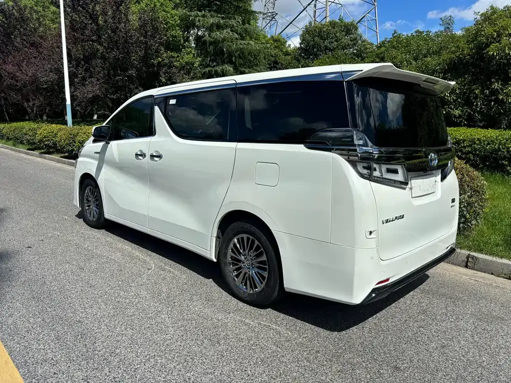 Toyota Vellfire — фото 5