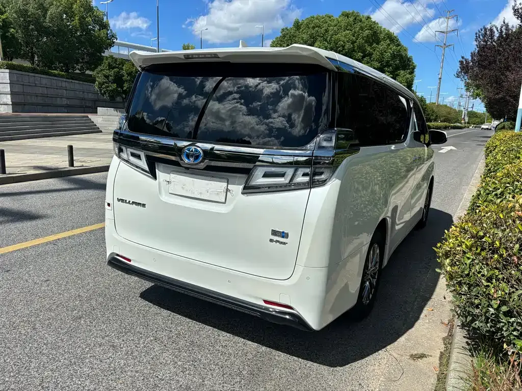 Toyota Vellfire — фото 6