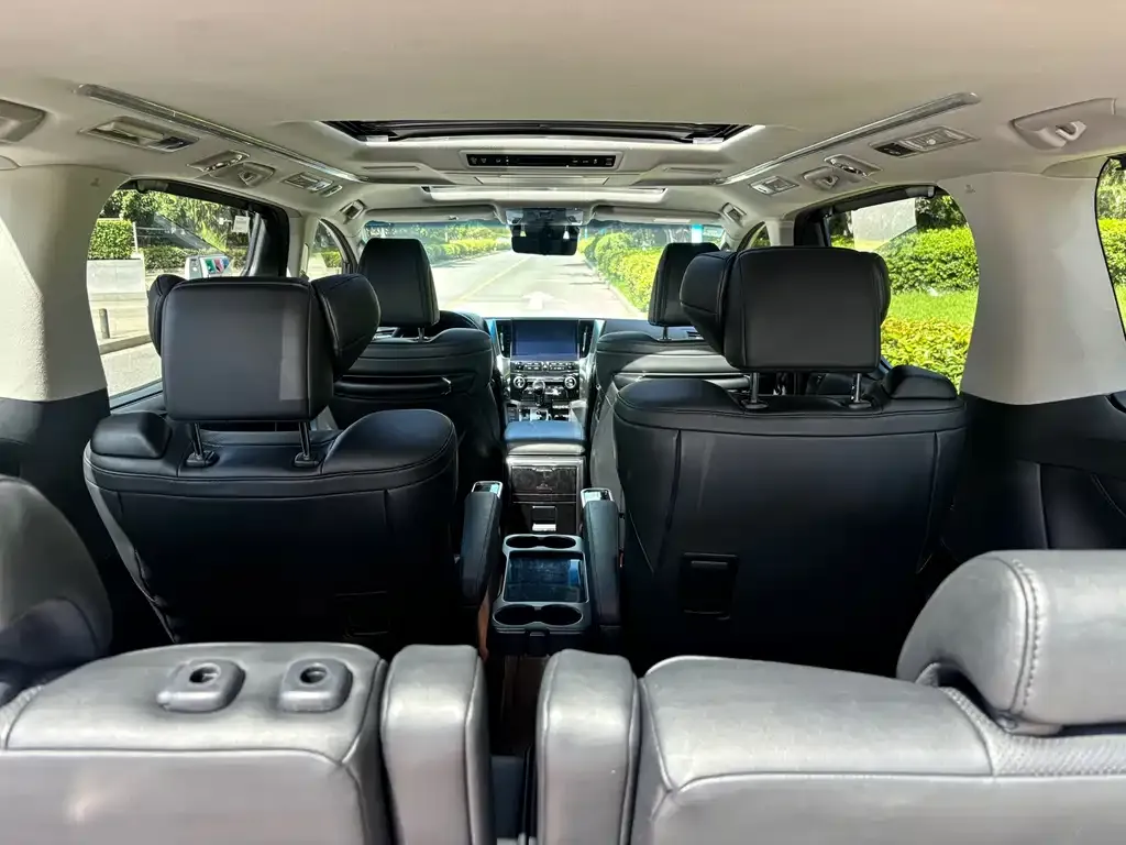 Toyota Vellfire — фото 9