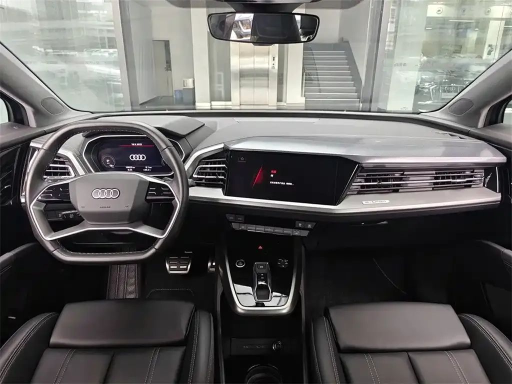 Audi Q4 e-tron — фото 6