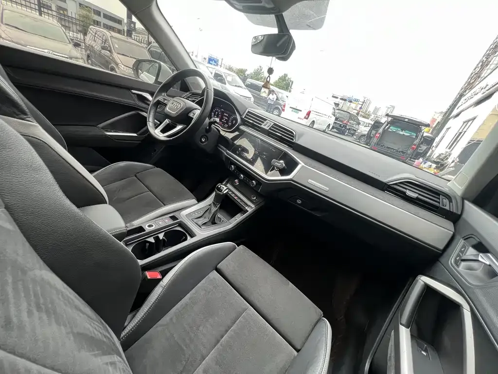 Audi Q3 2021 из CN, фото 9