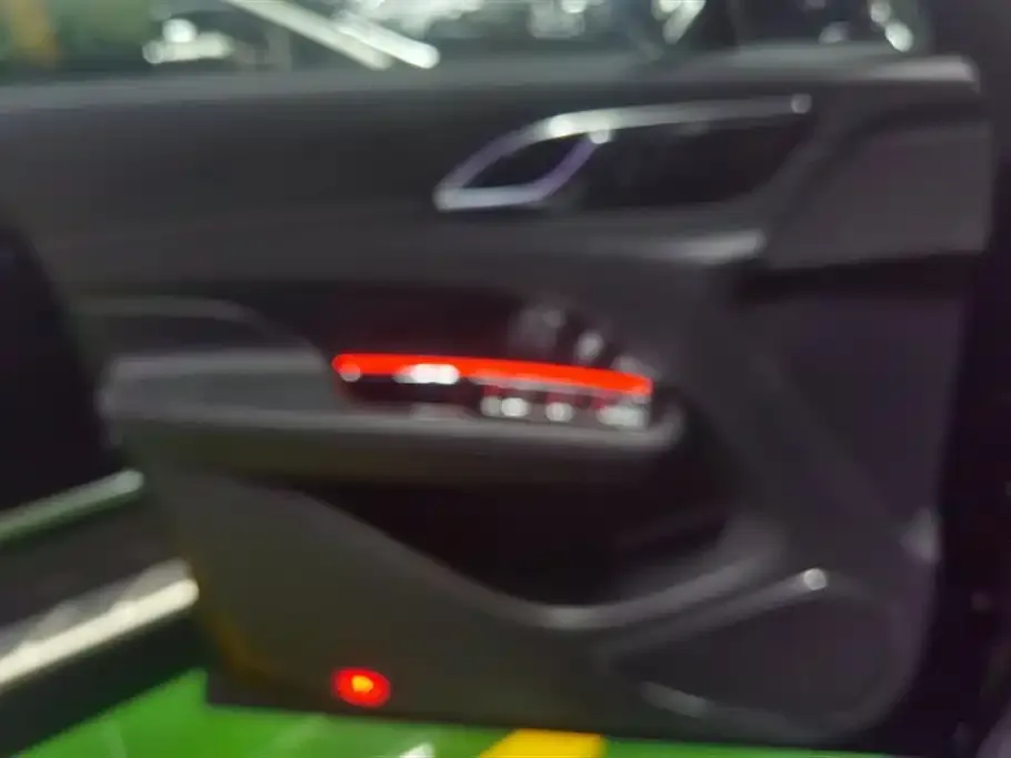 Hongqi HS3 PHEV 2024 из CN, фото 7