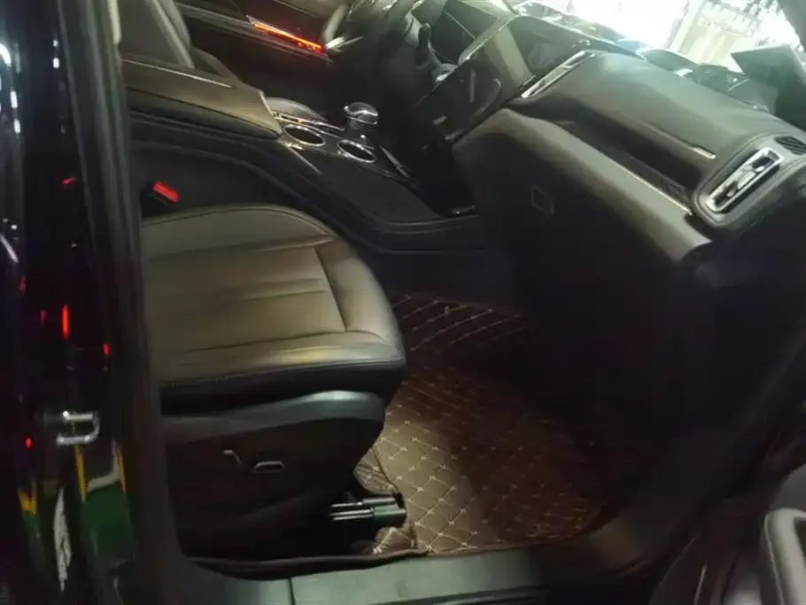 Hongqi HS3 PHEV 2024 из CN, фото 8