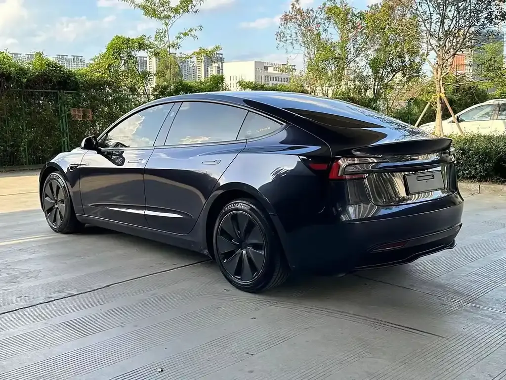 Tesla Model 3 — фото 5